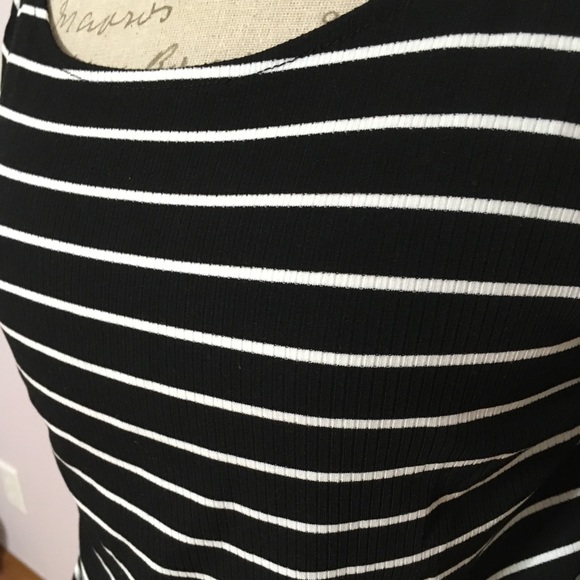 NWT cupcakes and cashmere Kacela Bell Sleeve Top - Picture 5 of 8